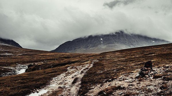 What Unique Experiences Can Visitors Seek Out on a Budget in the UK?